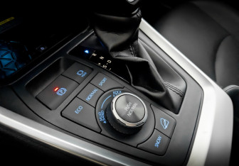 Подержанный автомобиль Toyota RAV4 2019 года (27 фото)