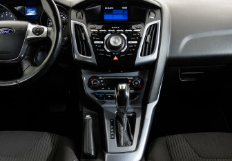 Подержанный автомобиль Ford Focus Hatchback 2014 года (12 фото)