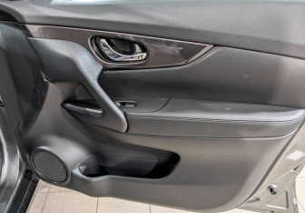 Подержанный автомобиль Nissan X-Trail 2019 года (24 фото)