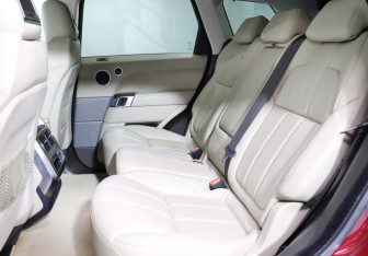 Подержанный автомобиль Land Rover Range Rover Sport 2017 года (10 фото)