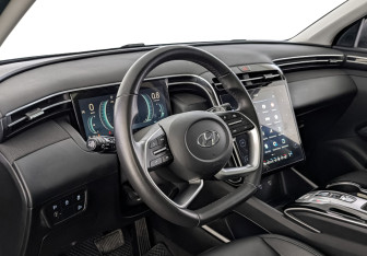 Подержанный автомобиль Hyundai Tucson 2023 года (15 фото)
