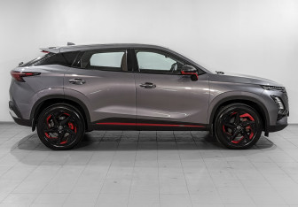 Подержанный автомобиль Omoda C5 2023 года (4 фото)