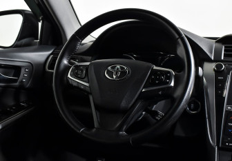 Подержанный автомобиль Toyota Camry Sedan 2016 года (11 фото)