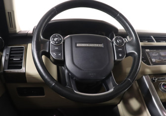 Подержанный автомобиль Land Rover Range Rover Sport 2016 года (18 фото)
