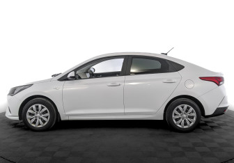 Подержанный автомобиль Hyundai Solaris Sedan 2021 года (8 фото)