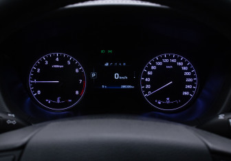 Подержанный автомобиль Hyundai Genesis 2014 года (12 фото)