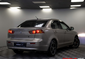 Подержанный автомобиль Mitsubishi Lancer Sedan 2008 года (20 фото)