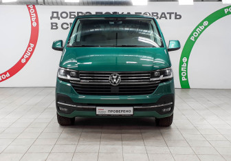 Подержанный автомобиль Volkswagen Caravelle 2022 года (2 фото)