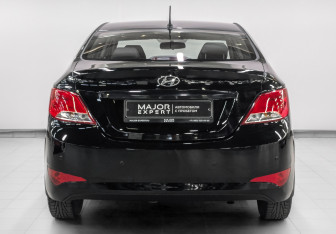 Подержанный автомобиль Hyundai Solaris Sedan 2015 года (6 фото)