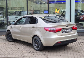 Подержанный автомобиль Kia Rio Sedan 2014 года (6 фото)