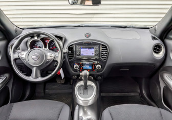 Подержанный автомобиль Nissan Juke 2012 года (13 фото)