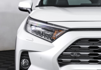 Подержанный автомобиль Toyota RAV4 2020 года (24 фото)