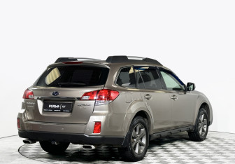 Подержанный автомобиль Subaru Outback Wagon 2013 года (5 фото)