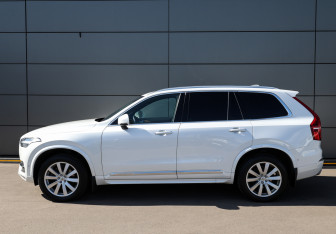 Подержанный автомобиль Volvo XC90 2017 года (8 фото)