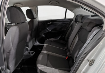 Подержанный автомобиль Skoda Rapid Liftback 2021 года (18 фото)