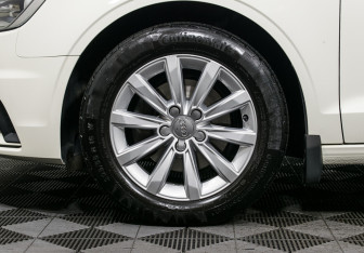 Подержанный автомобиль Audi A3 Sedan 2014 года (33 фото)