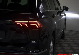 Подержанный автомобиль Volkswagen Tiguan 2021 года (24 фото)