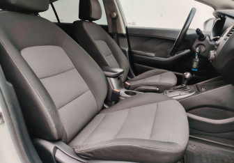 Подержанный автомобиль Kia Cerato Sedan 2014 года (10 фото)