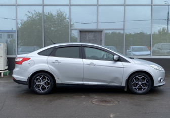 Подержанный автомобиль Ford Focus Sedan 2012 года (4 фото)