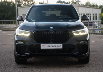 Подержанный автомобиль BMW X5 2019 года (2 фото)