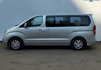 Подержанный автомобиль Hyundai Grand Starex 2010 года (5 фото)