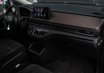 Подержанный автомобиль Honda Odyssey Minivan 2024 года (7 фото)