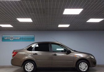 Подержанный автомобиль LADA (ВАЗ) Granta Sedan 2017 года (4 фото)