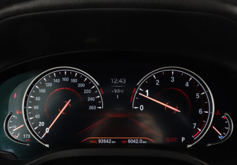 Подержанный автомобиль BMW X3 2018 года (14 фото)