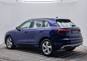 Подержанный автомобиль Audi Q3 2021 года (3 фото)