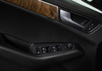 Подержанный автомобиль Audi Q5 2011 года (17 фото)
