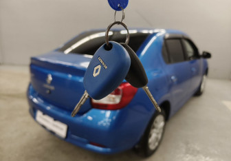 Подержанный автомобиль Renault Logan Sedan 2016 года (16 фото)