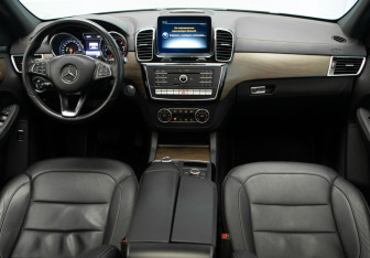 Подержанный автомобиль Mercedes-Benz GLE 2016 года (8 фото)