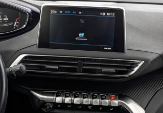 Подержанный автомобиль Peugeot 3008 2021 года (17 фото)