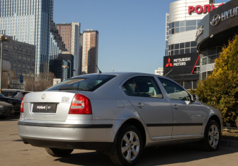 Подержанный автомобиль Skoda Octavia Liftback 2008 года (4 фото)