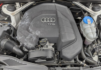 Подержанный автомобиль Audi A4 Sedan 2018 года (9 фото)