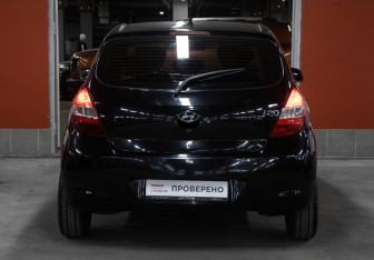 Подержанный автомобиль Hyundai i20 2009 года (6 фото)