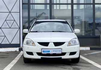 Подержанный автомобиль Mitsubishi Lancer Sedan 2009 года (2 фото)