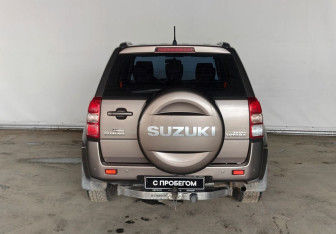Подержанный автомобиль Suzuki Grand Vitara 2013 года (5 фото)