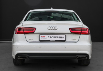 Подержанный автомобиль Audi A6 Sedan 2016 года (5 фото)