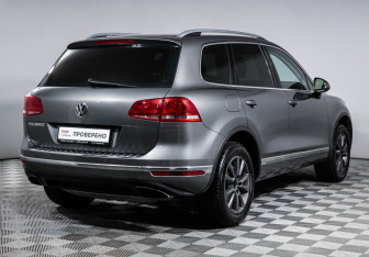 Подержанный автомобиль Volkswagen Touareg 2015 года (5 фото)