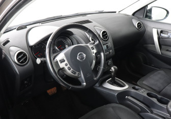 Подержанный автомобиль Nissan Qashqai 2013 года (9 фото)