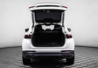 Подержанный автомобиль Geely Tugella 2022 года (13 фото)