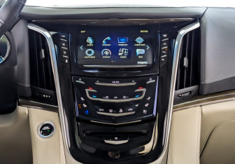 Подержанный автомобиль Cadillac Escalade Suv 2019 года (16 фото)
