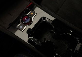 Подержанный автомобиль Volkswagen Tiguan 2024 года (18 фото)