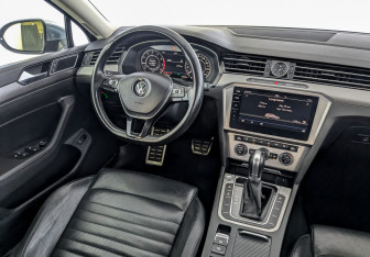 Подержанный автомобиль Volkswagen Passat Wagon 2018 года (30 фото)