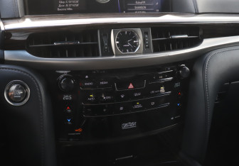 Подержанный автомобиль Lexus LX 2019 года (16 фото)