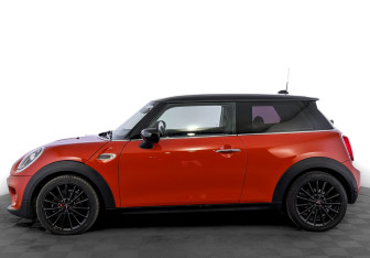 Подержанный автомобиль MINI Hatch 2019 года (8 фото)
