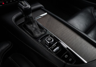 Подержанный автомобиль Volvo V90 Cross Country 2018 года (17 фото)