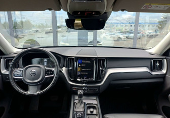 Подержанный автомобиль Volvo XC60 2020 года (12 фото)