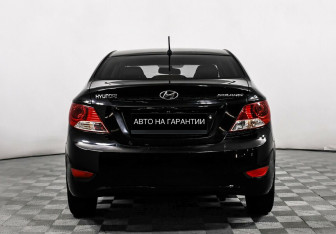 Подержанный автомобиль Hyundai Solaris Sedan 2012 года (6 фото)